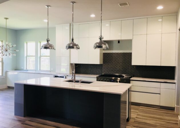 Black And White Gloss Kitchen